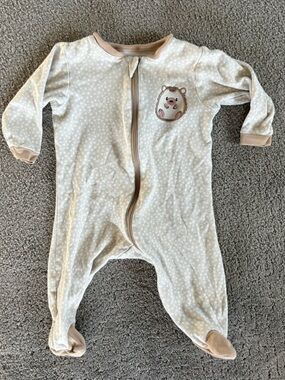 Cream Footed Baby One-Piece with Bear Appliqué